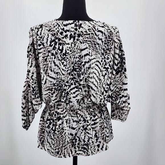 Simply Vera Wang Faux Wrap Blouse Flared Bottom Ruched Sleeves Size S - Picture 6 of 10